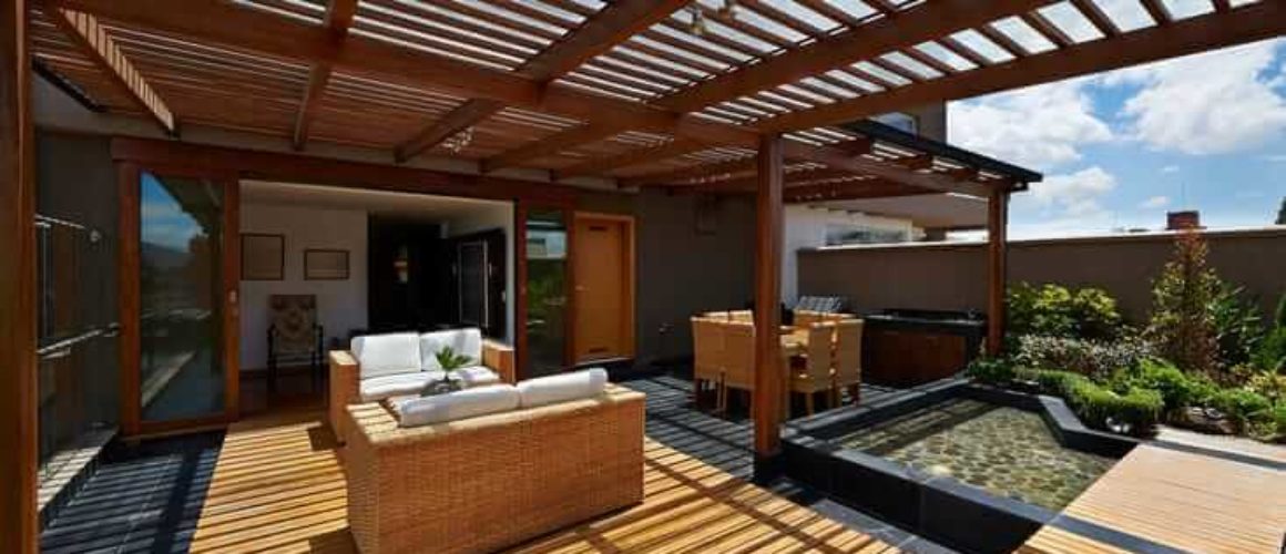 Teindre une terrasse en bois